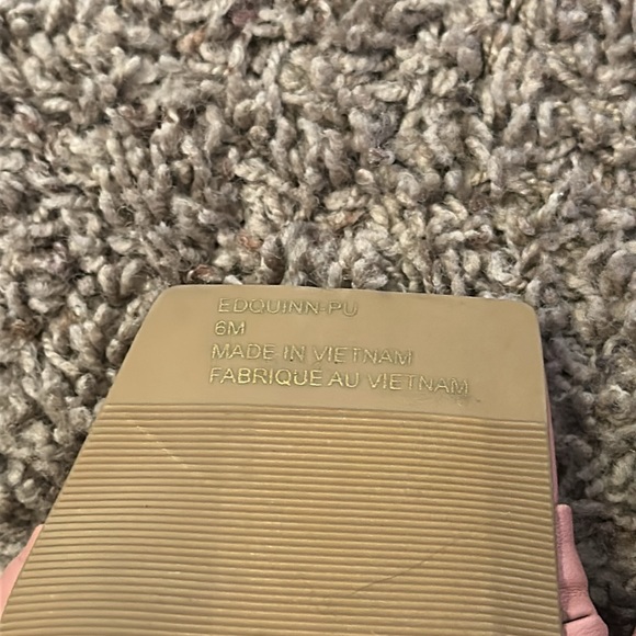 NWOT- Sandals - Picture 6 of 9